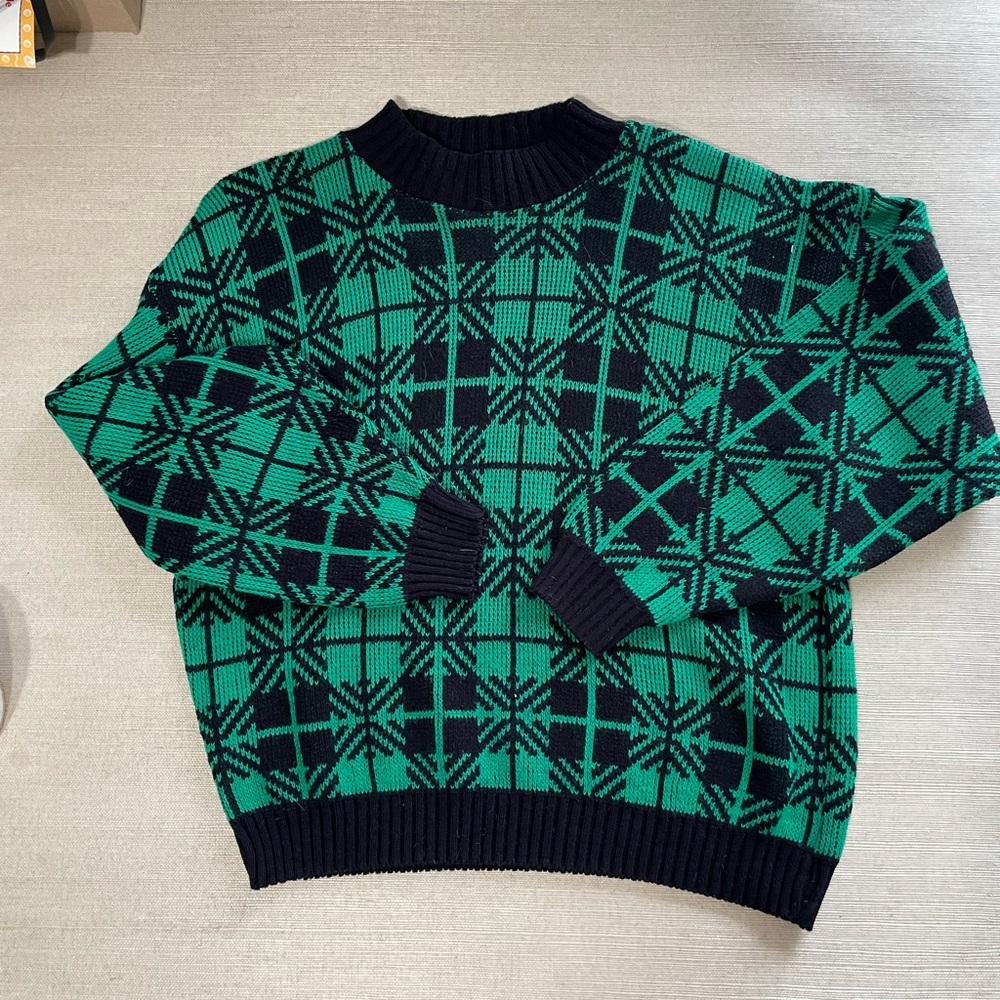 Vintage Hot Cashmere Green and Black Knit Sweater
